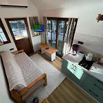 بيت للعطل Tiny House In Altinkum, 100 M From The Sea *