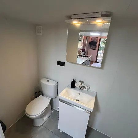 Vakantiehuis Altinkum Tiny House, 100 M From The Sea