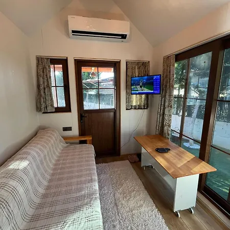 Σπίτι διακοπών Altinkum Tiny House, 100 M From The Sea
