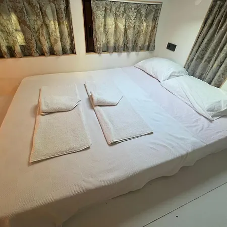 Vakantiehuis Altinkum Tiny House, 100 M From The Sea *