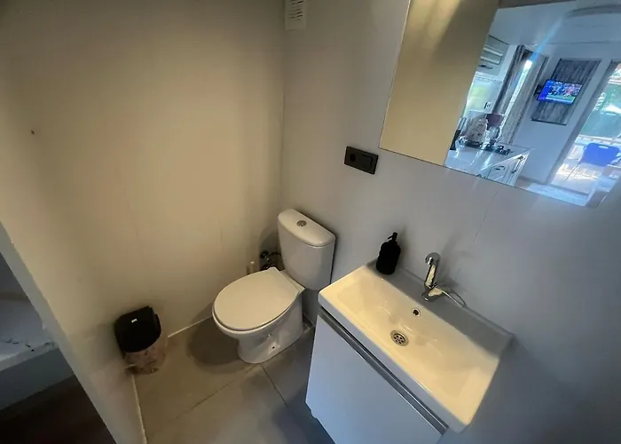Tiny House In Altinkum, 100 M From The Sea 펜션 *